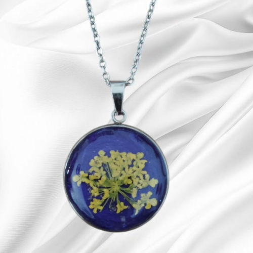 Collier rond en fleurs